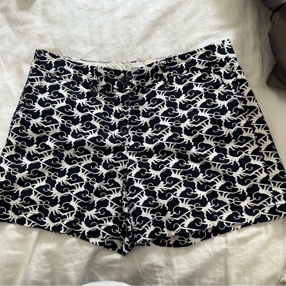 CROWN AND IVY -size 12 black/white monkey pattern 5” inseam front & back pockets